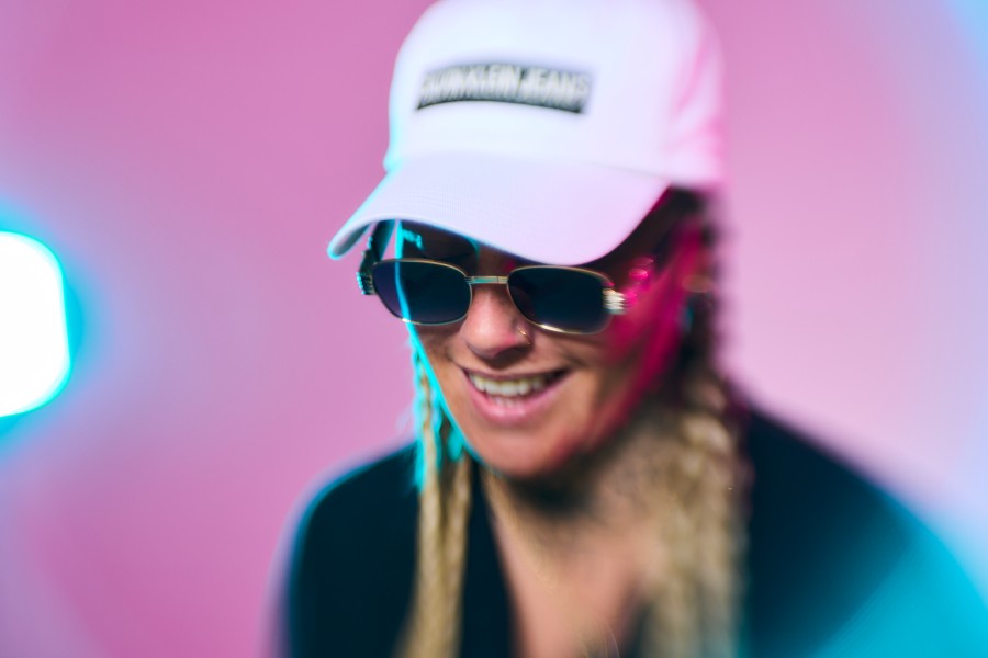 ESSEL RETURNS TO HOME SOIL AS SHE DROPS HER 2ND SINGLE OF 2024 ON TOOLROOM CALLED ‘MOVE’