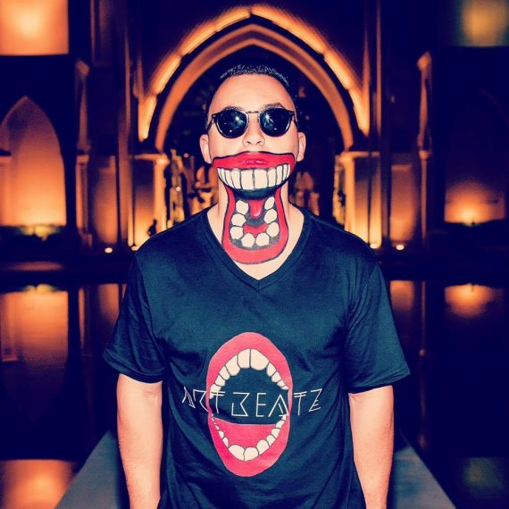 LISTEN!! NEW ART BEATZ – BAILA!