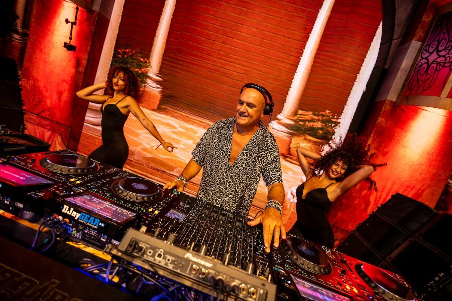 A STAR-STUDDED COLLABORATION ON TOOLROOM TRAX AS CULTURES COLLIDE